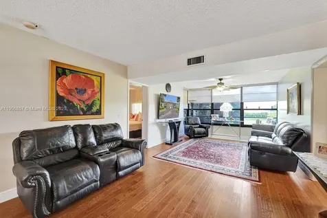 1502 Whitehall Drive Davie FL 33324