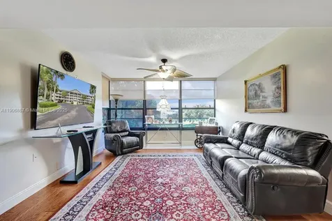 1502 Whitehall Drive Davie FL 33324