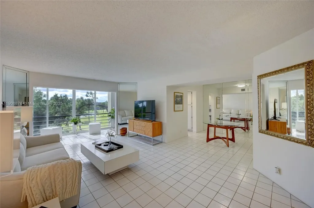 3654 Via Poinciana Lake Worth FL 33467