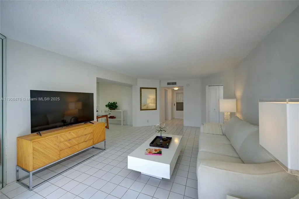 3654 Via Poinciana Lake Worth FL 33467