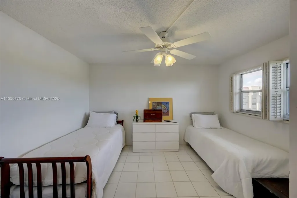 3654 Via Poinciana Lake Worth FL 33467