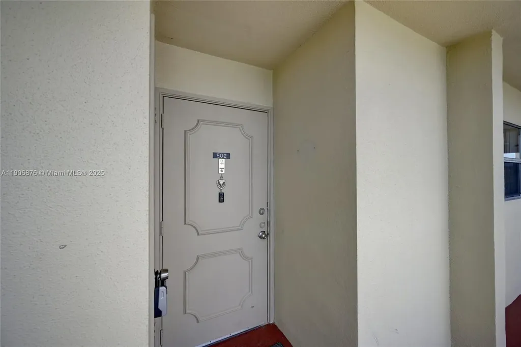 3654 Via Poinciana Lake Worth FL 33467