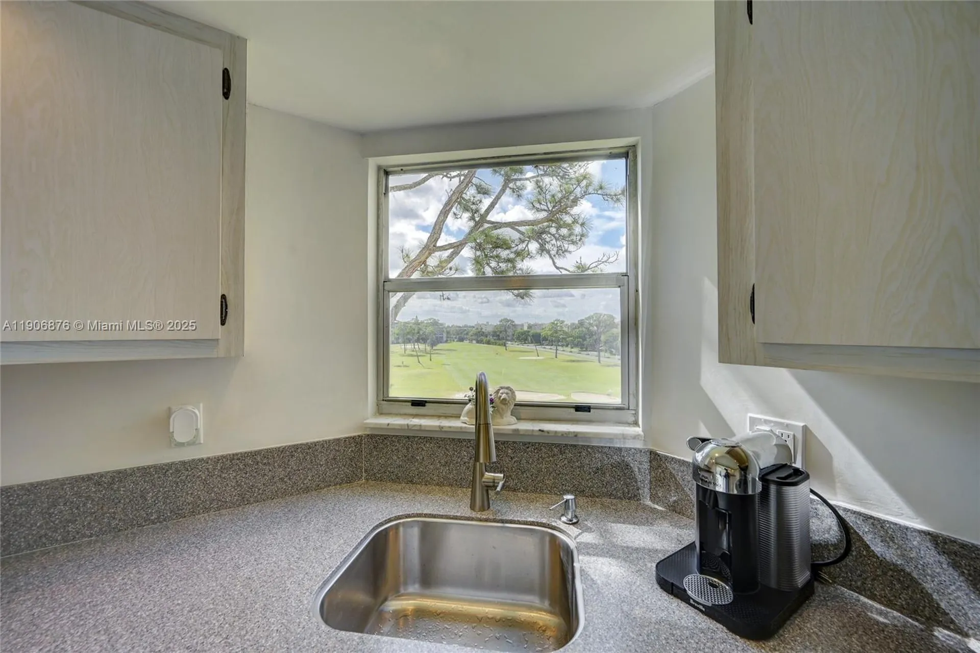 3654 Via Poinciana Lake Worth FL 33467