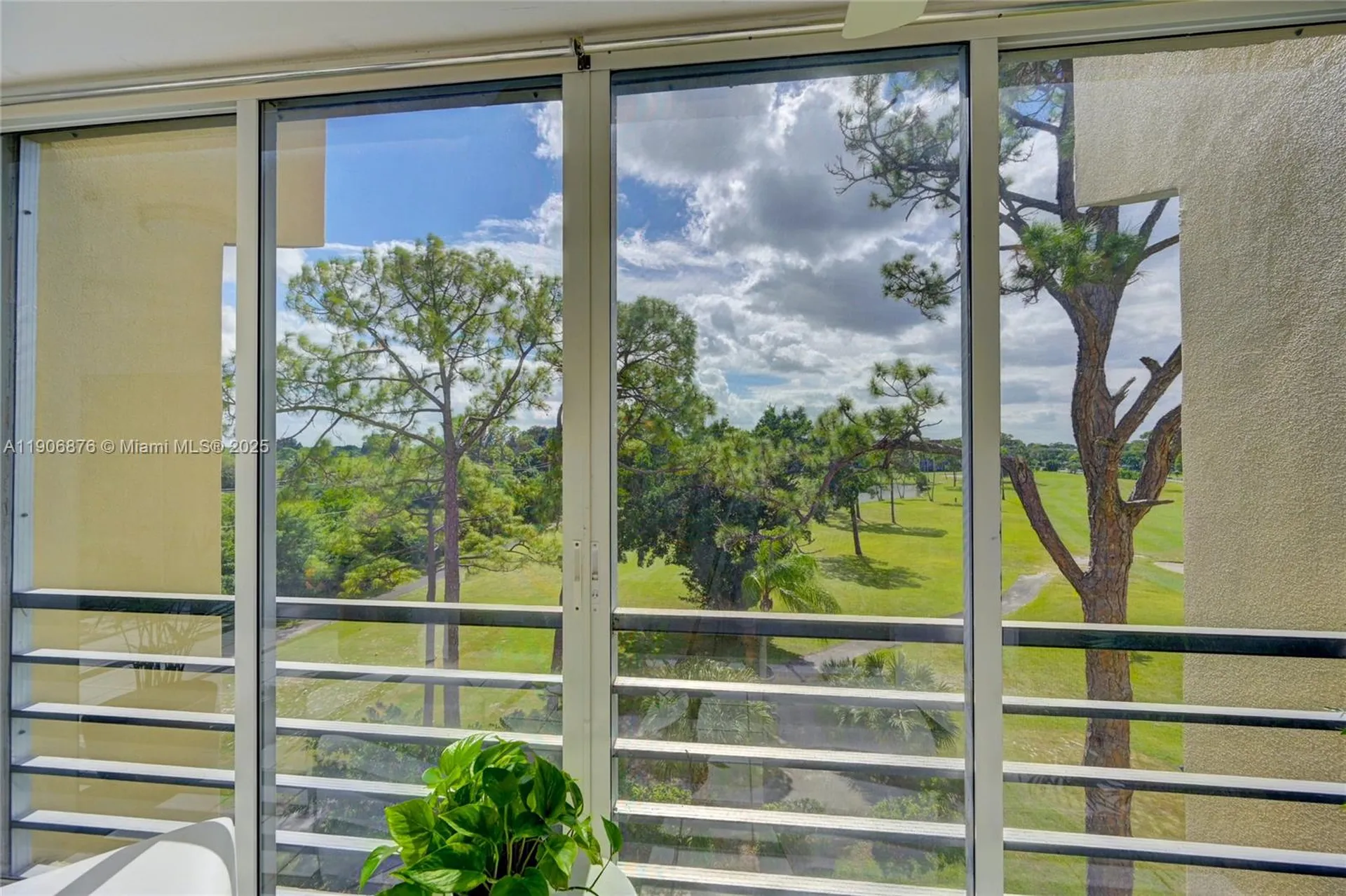 3654 Via Poinciana Lake Worth FL 33467