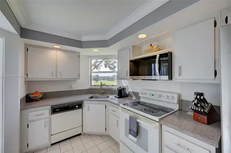 3654 Via Poinciana Lake Worth FL 33467