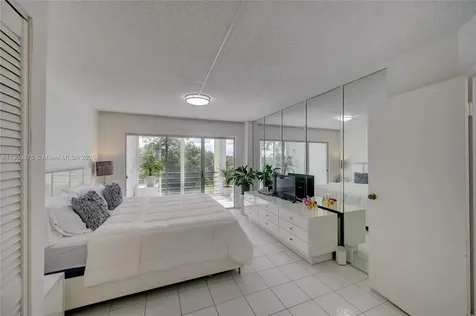 3654 Via Poinciana Lake Worth FL 33467