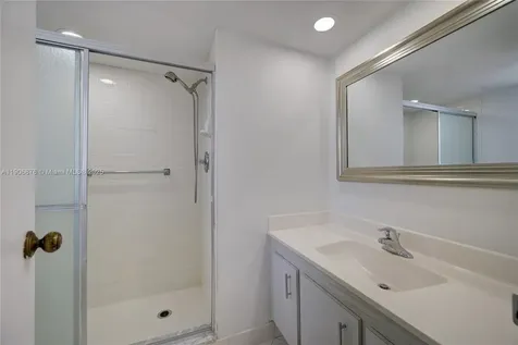 3654 Via Poinciana Lake Worth FL 33467