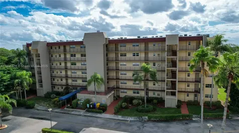 3654 Via Poinciana Lake Worth FL 33467