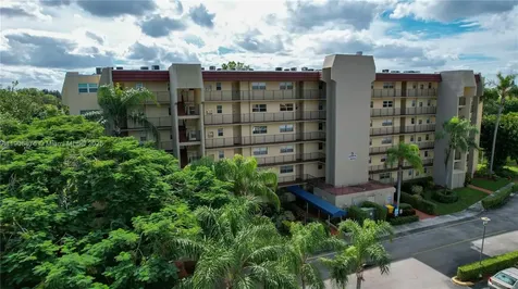 3654 Via Poinciana Lake Worth FL 33467