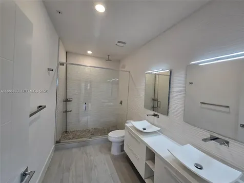 4500 NW 8th Place Plantation FL 33317