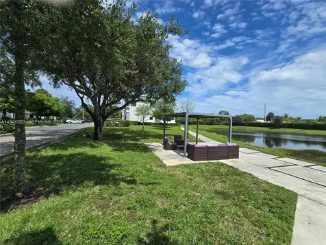 4500 NW 8th Place Plantation FL 33317