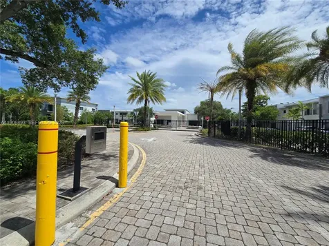 4500 NW 8th Place Plantation FL 33317