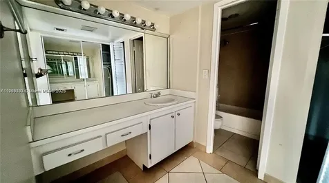 100 Bayview Drive Sunny Isles Beach FL 33160