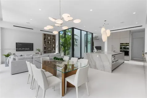 4504 Sheridan Avenue Miami Beach FL 33140