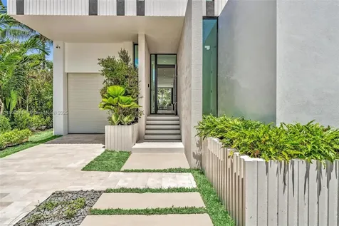 4504 Sheridan Avenue Miami Beach FL 33140