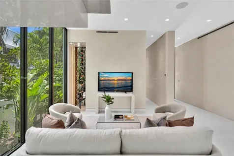 4504 Sheridan Avenue Miami Beach FL 33140