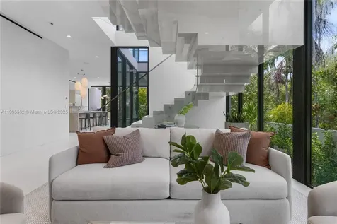 4504 Sheridan Avenue Miami Beach FL 33140