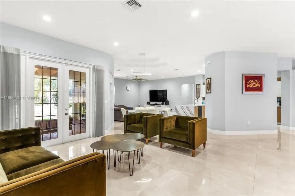 4074 SW 140th Avenue Davie FL 33330