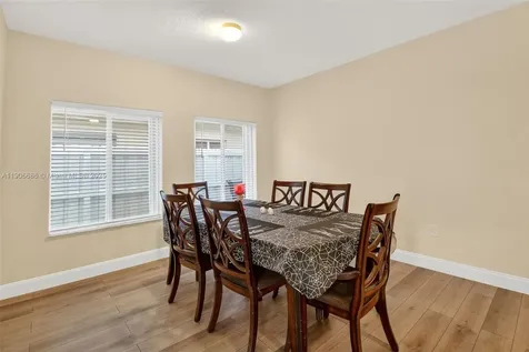 5302 SW 164th Place Miami FL 33185