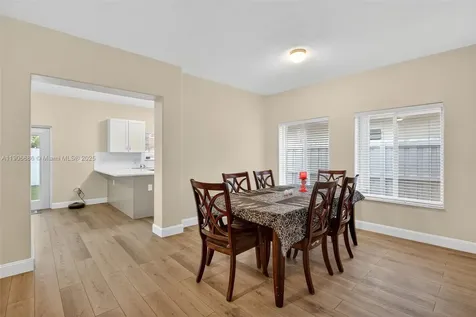 5302 SW 164th Place Miami FL 33185