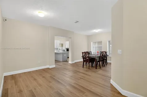 5302 SW 164th Place Miami FL 33185