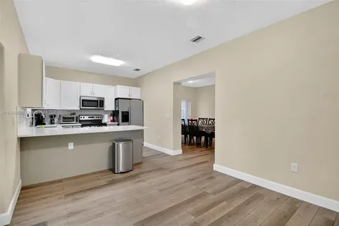 5302 SW 164th Place Miami FL 33185