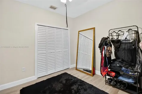 5302 SW 164th Place Miami FL 33185