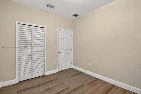 5302 SW 164th Place Miami FL 33185