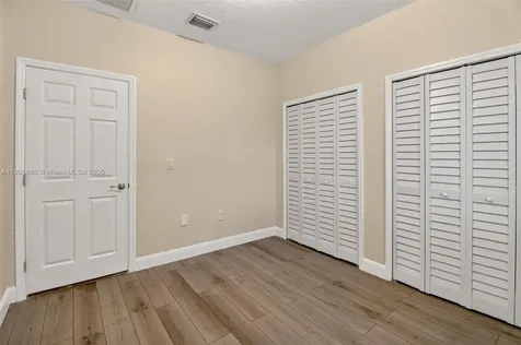 5302 SW 164th Place Miami FL 33185