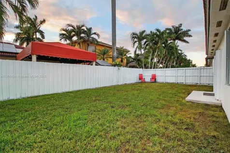 5302 SW 164th Place Miami FL 33185