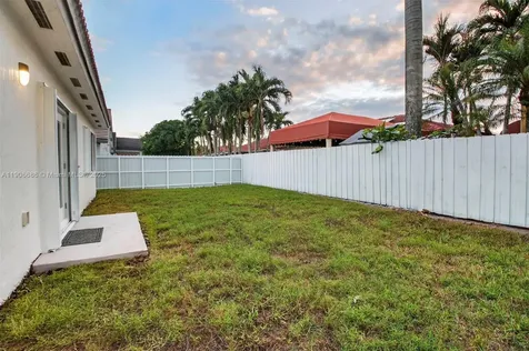 5302 SW 164th Place Miami FL 33185