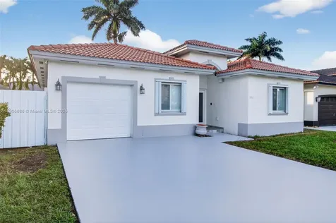 5302 SW 164th Place Miami FL 33185