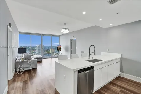 7601 E Treasure Drive Miami Beach FL 33141