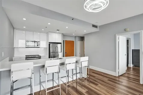 7601 E Treasure Drive Miami Beach FL 33141