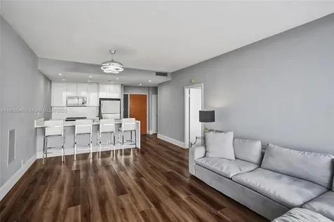 7601 E Treasure Drive Miami Beach FL 33141