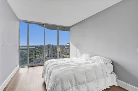 7601 E Treasure Drive Miami Beach FL 33141