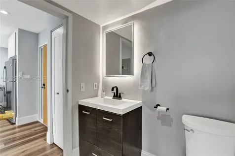 7601 E Treasure Drive Miami Beach FL 33141