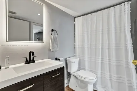 7601 E Treasure Drive Miami Beach FL 33141
