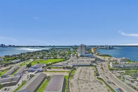 7601 E Treasure Drive Miami Beach FL 33141
