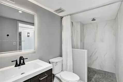 7601 E Treasure Drive Miami Beach FL 33141