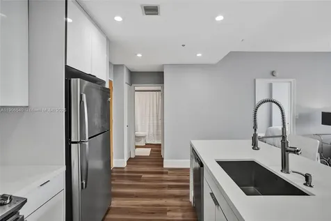 7601 E Treasure Drive Miami Beach FL 33141