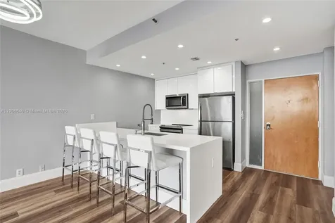 7601 E Treasure Drive Miami Beach FL 33141