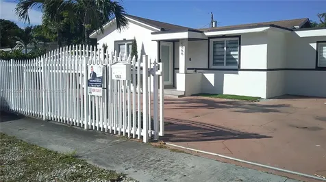 5066 E 9th Court Hialeah FL 33013