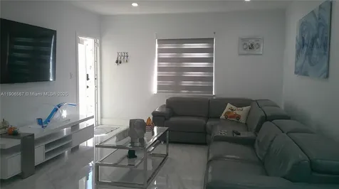 5066 E 9th Court Hialeah FL 33013