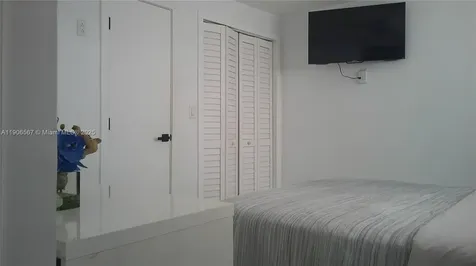 5066 E 9th Court Hialeah FL 33013