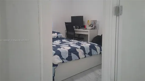 5066 E 9th Court Hialeah FL 33013