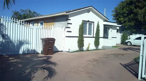 5066 E 9th Court Hialeah FL 33013