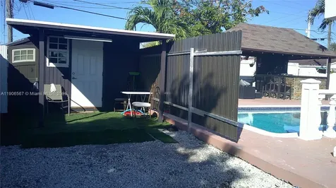 5066 E 9th Court Hialeah FL 33013
