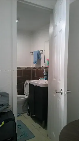 5066 E 9th Court Hialeah FL 33013