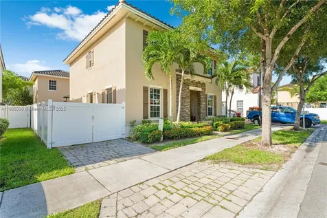 16946 SW 90th Terrace Circle Miami FL 33196